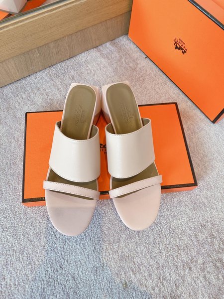 Hermes Cowhide H slippers