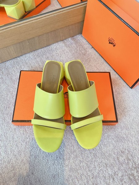 Hermes Cowhide H slippers