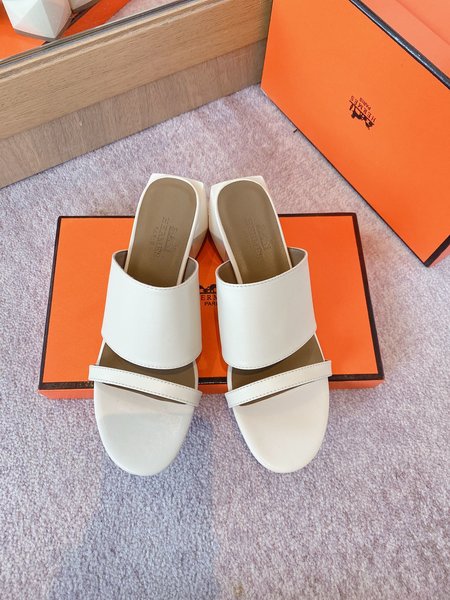 Hermes Cowhide H slippers