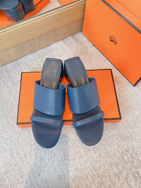 Hermes Cowhide H slippers