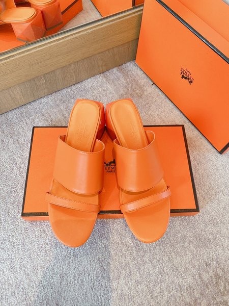 Hermes Cowhide H slippers