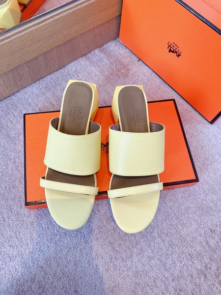 Hermes Cowhide H slippers