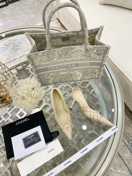 Chanel Vintage diamond pointed high heels