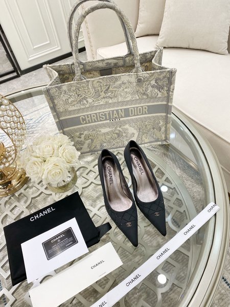 Chanel Vintage diamond pointed high heels