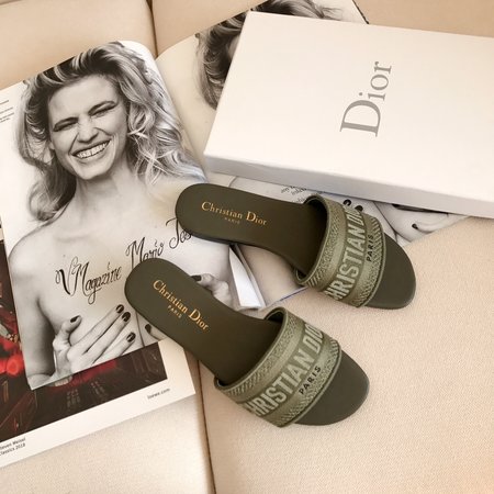 Dior CD embroidered letter slippers thick heel series