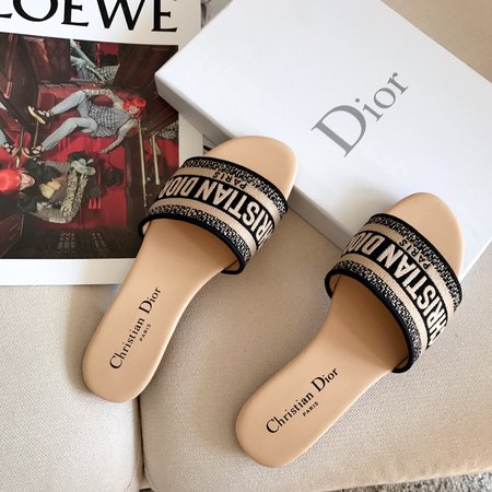 Dior CD embroidered letter slippers thick heel series