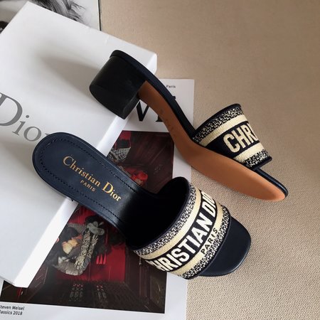 Dior CD embroidered letter slippers thick heel series