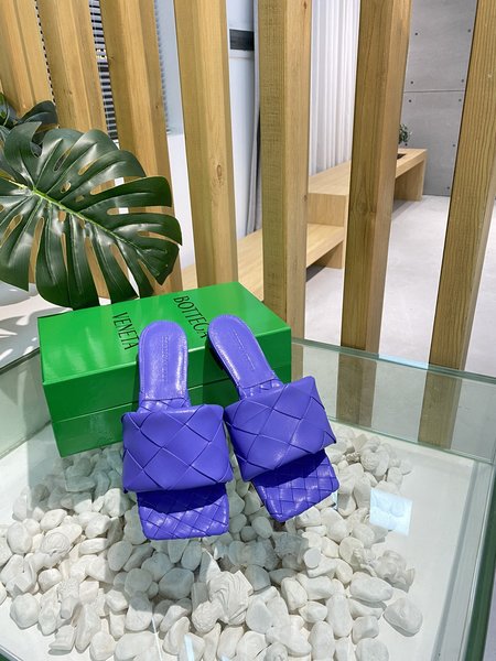 Bottega Veneta Flat woven slippers