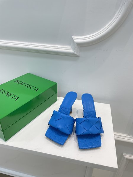 Bottega Veneta High-heeled woven slippers
