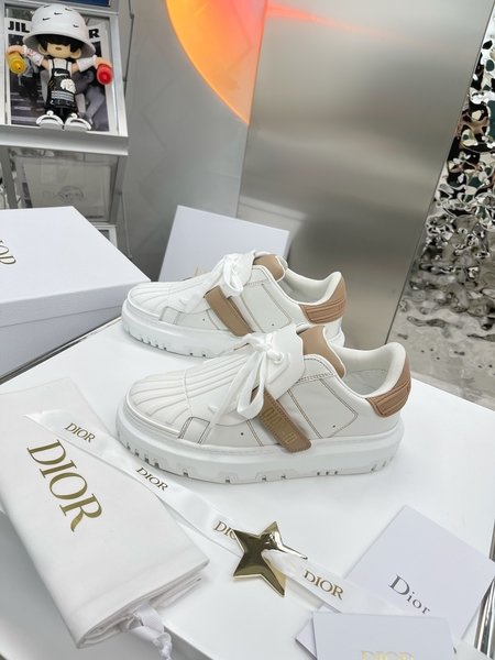 Dior Shell toe white shoes