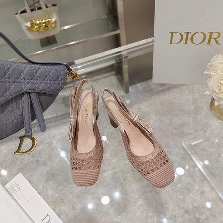 Dior Hollow embroidery process with two-tone "Christian Dior" ribbon