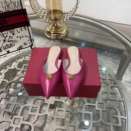 Valentino Cow leather slippers Pumps