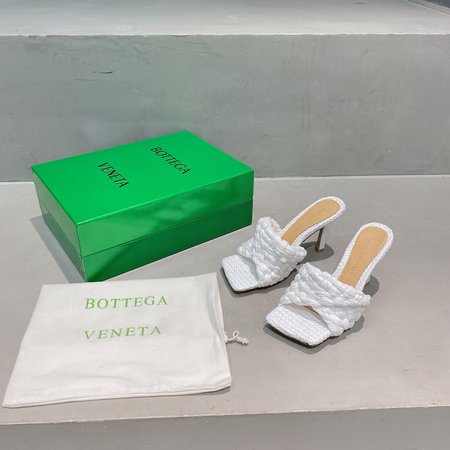 Bottega Veneta Woven style slippers