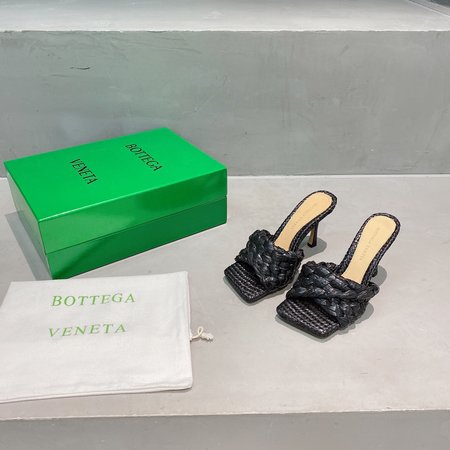 Bottega Veneta Woven style slippers