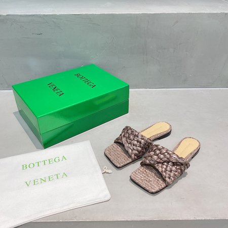 Bottega Veneta Woven style slippers