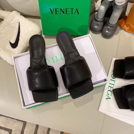 Bottega Veneta Woven slippers soft sheepskin