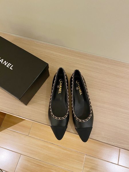 Chanel Chain color matching women s shoes