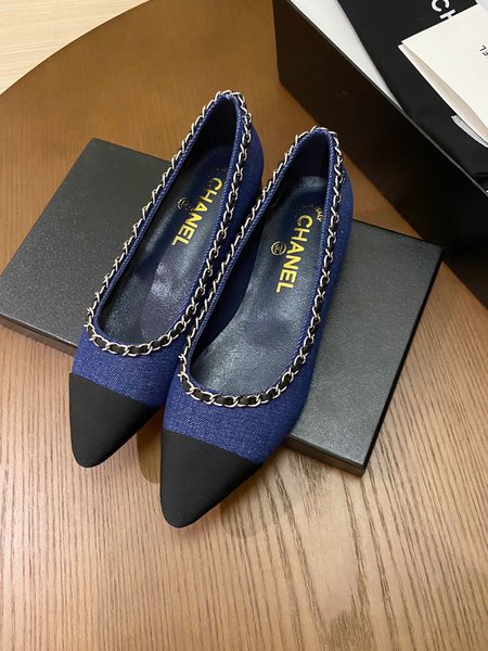 Chanel Chain color matching women s shoes