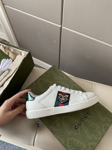 Gucci Lace-up casual shoes sneakers