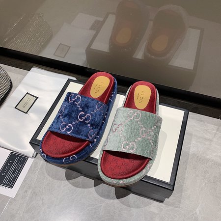 Gucci Thick-soled slippers velvet fabric embroidered printing