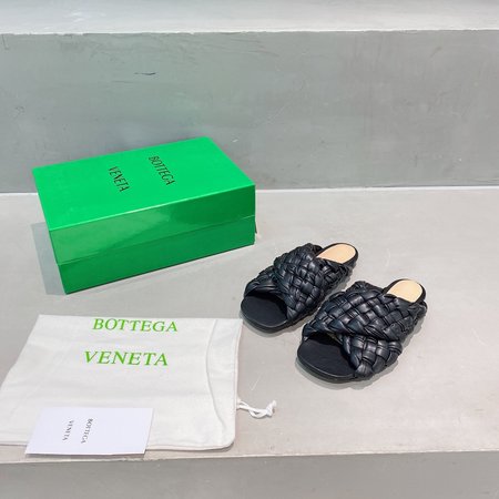 Bottega Veneta Woven slippers