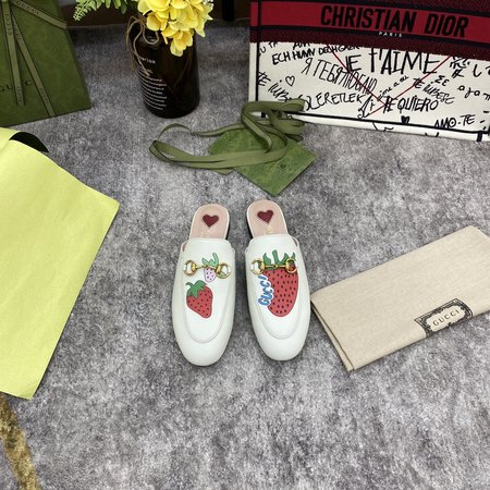 Gucci 3D printed slippers