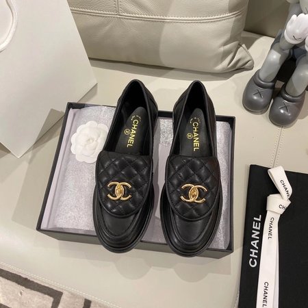 Chanel Lingge Loafers Logo