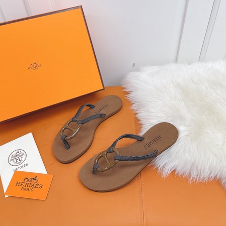 Hermes Pig nose beach slippers rubber non-slip outsole