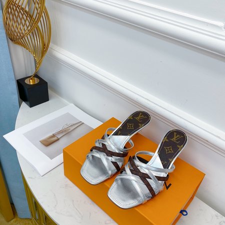 Louis Vuitton Slippers low heel sandals