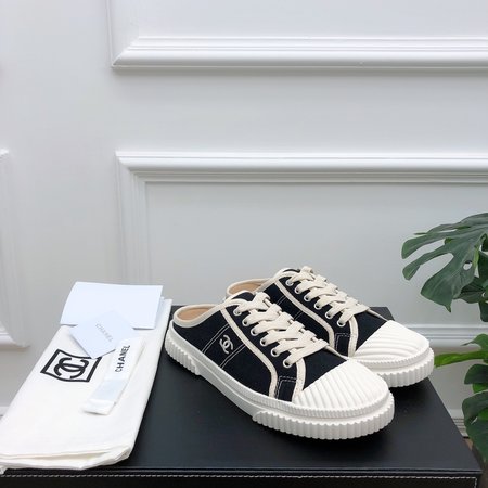 Chanel Casual lace-up canvas shoes with CC logo embroidered on the side