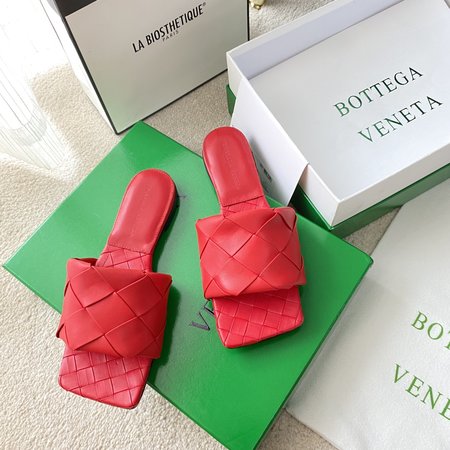 Bottega Veneta Spring woven slippers series