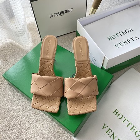 Bottega Veneta Spring woven slippers series