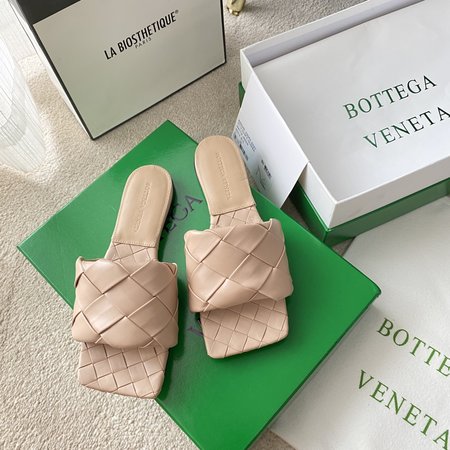 Bottega Veneta Spring woven slippers series