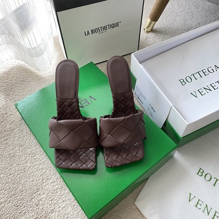 Bottega Veneta Spring woven slippers series