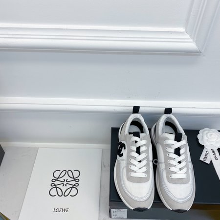 Chanel CC Logo sneakers