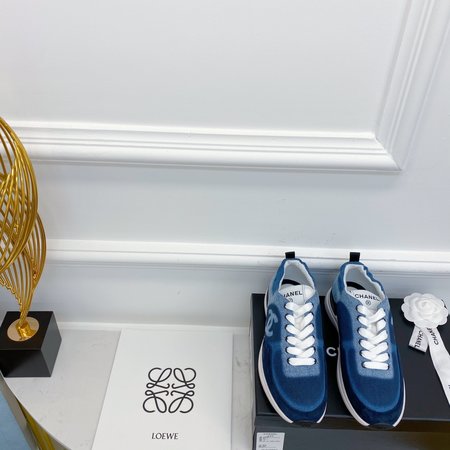 Chanel CC Logo sneakers