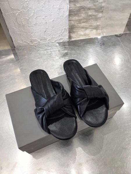 Balenciaga Bow-shaped stretch lambskin slippers