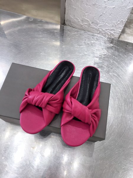 Balenciaga Bow-shaped stretch lambskin slippers