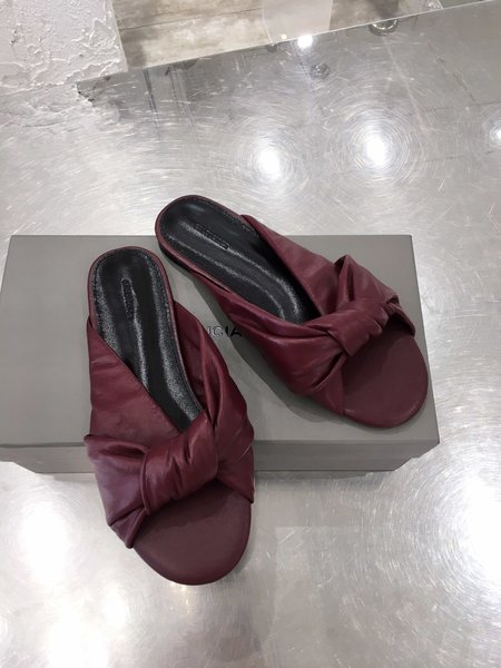 Balenciaga Bow-shaped stretch lambskin slippers