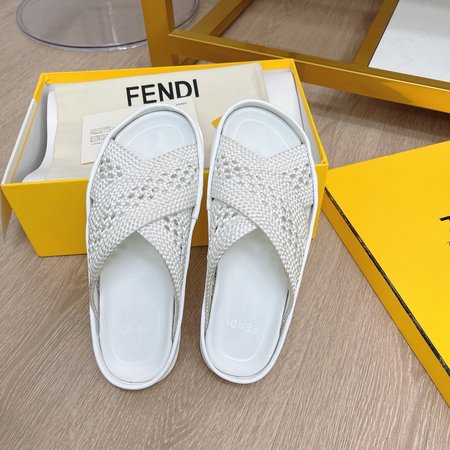 Fendi REFLECTIONS slippers flat sandals