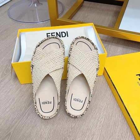 Fendi REFLECTIONS slippers flat sandals