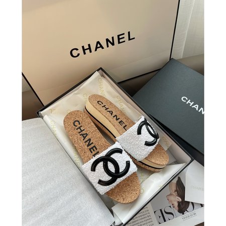 Chanel Wooden bottom slippers