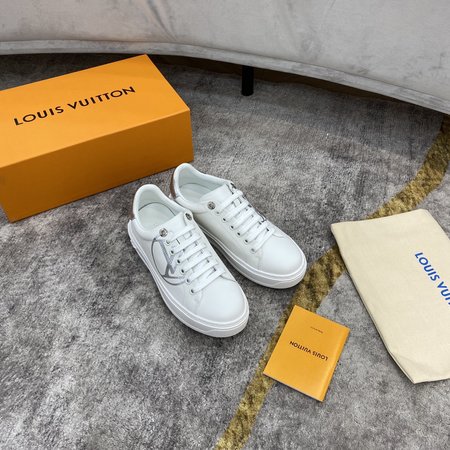 Louis Vuitton Logo printed on side of platform casual shoes