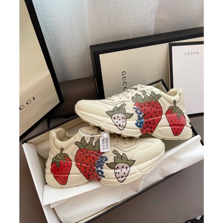 Gucci Strawberry casual sneakers