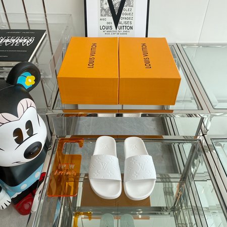 Louis Vuitton Slippers spring and summer vacation outing