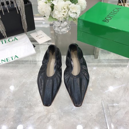 Bottega Veneta Real lambskin women s flat shoes