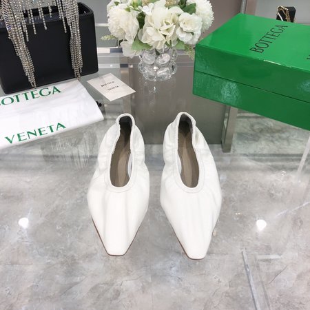 Bottega Veneta Real lambskin women s flat shoes