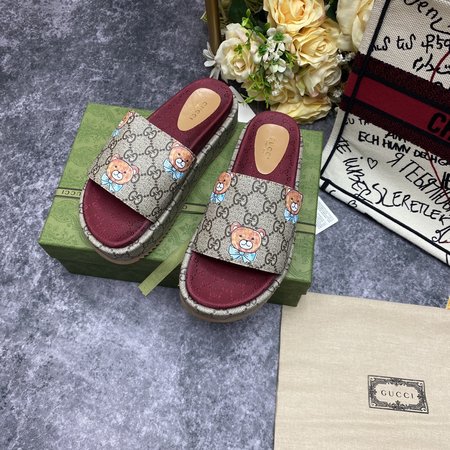 Gucci Embroidered printed platform slippers
