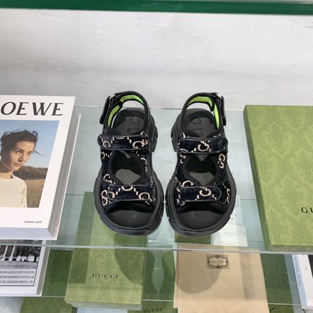 Gucci Casual sandals