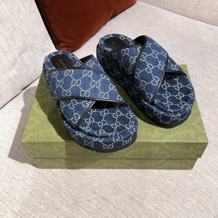 Gucci Slippers colorful GG fabric